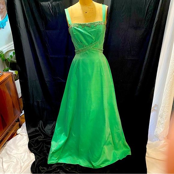 Vintage pale green beaded evening gown no label - 1955 - 1965 - Picture 1 of 16